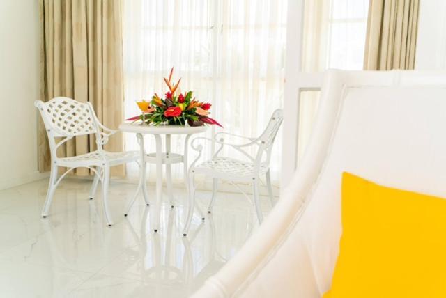 The Soco House - All-Inclusive (Adults Only) Кастрі Екстер'єр фото